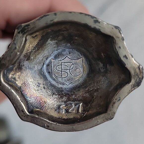 Vintage victorian style pedastal salt and pepper shakers - Picture 7 of 10